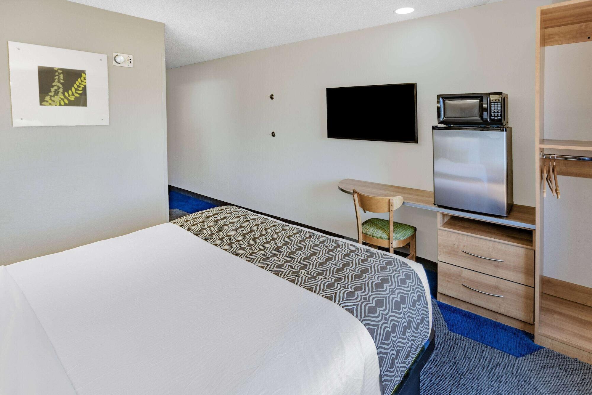 Microtel Inn & Suites By Wyndham Johnstown Exterior photo